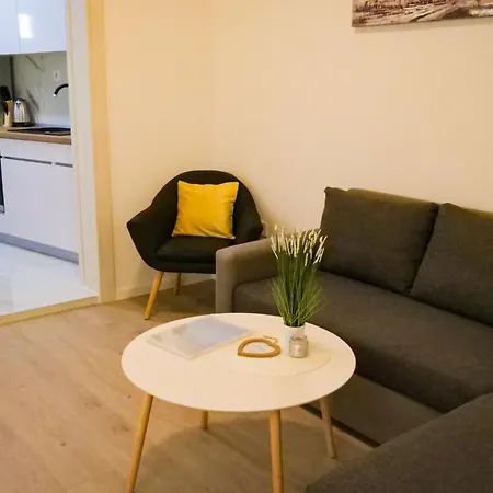 Peaceful & Sunny Apartment