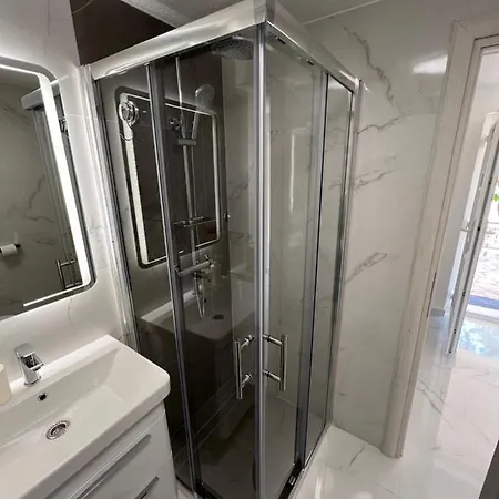 Peaceful & Sunny * トロギール