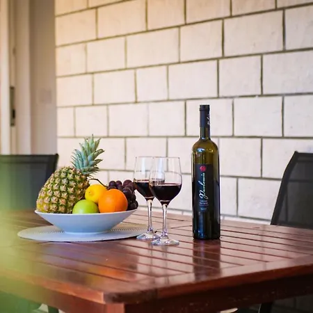 Peaceful & Sunny アパート