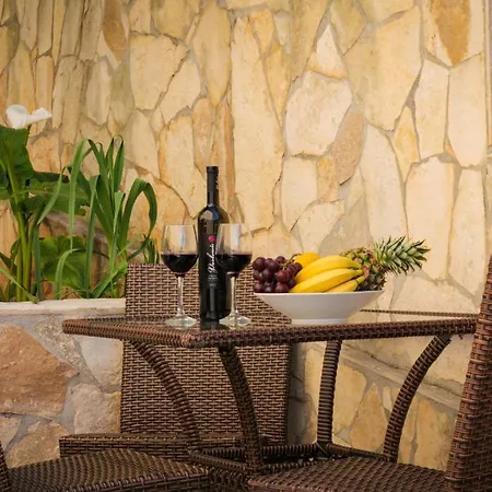 Peaceful & Sunny トロギール